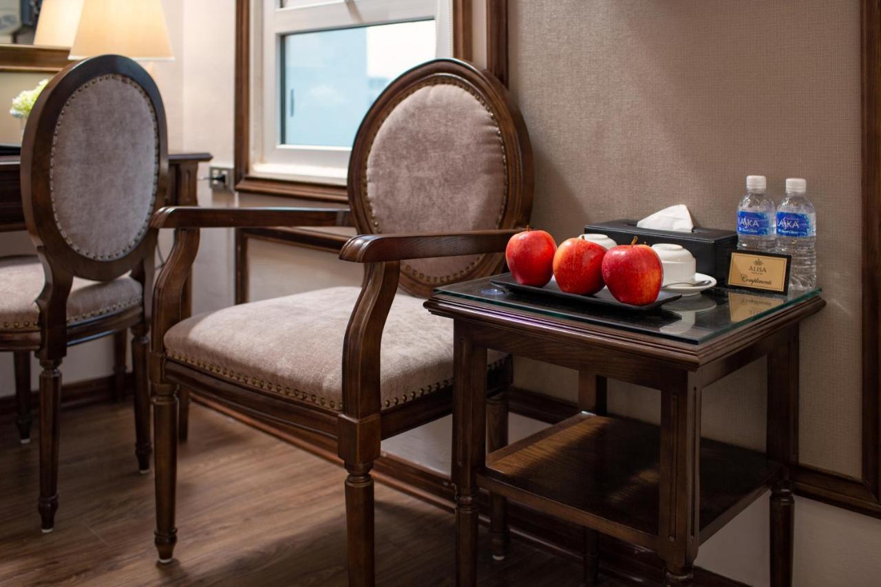 Alisa Hotel & Spa Hanoi Exteriör bild